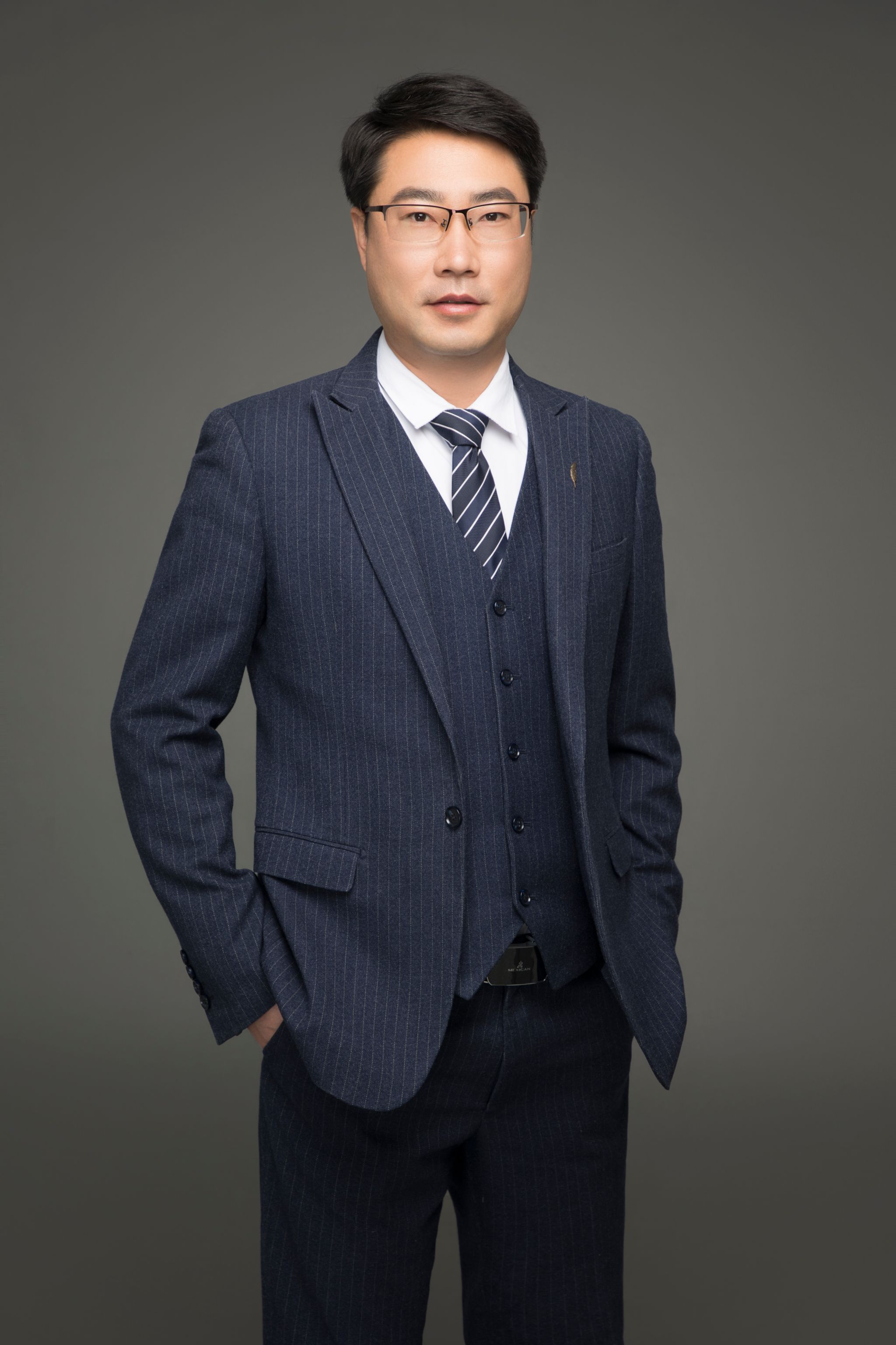 優(yōu)秀教職工——高忠虎